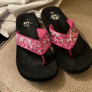 Yellow Box Pink/Silver sequined Flip Flops sz 8